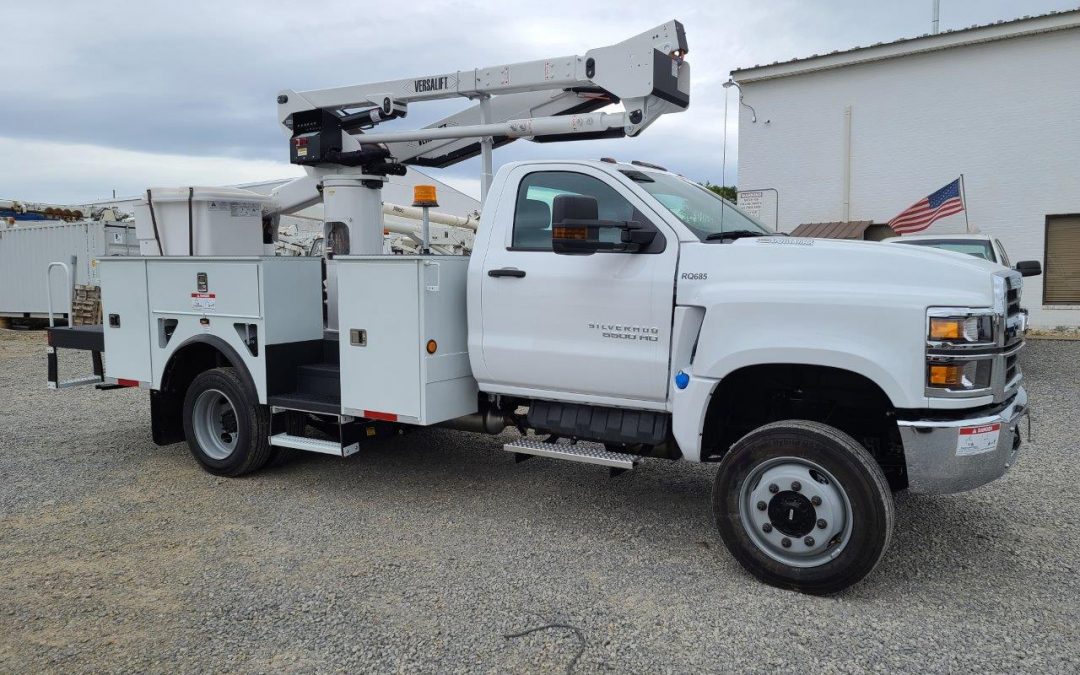 RQ685 (Versalift SST-40-EIH, 4×4)